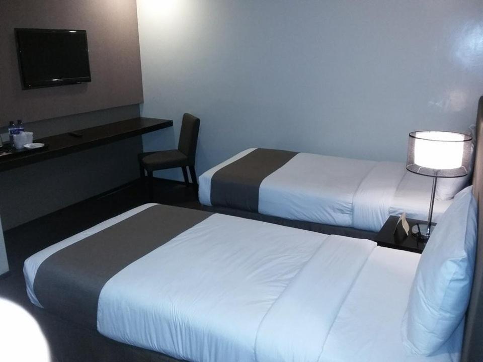 Gt Hotel Iloilo Zewnętrze zdjęcie